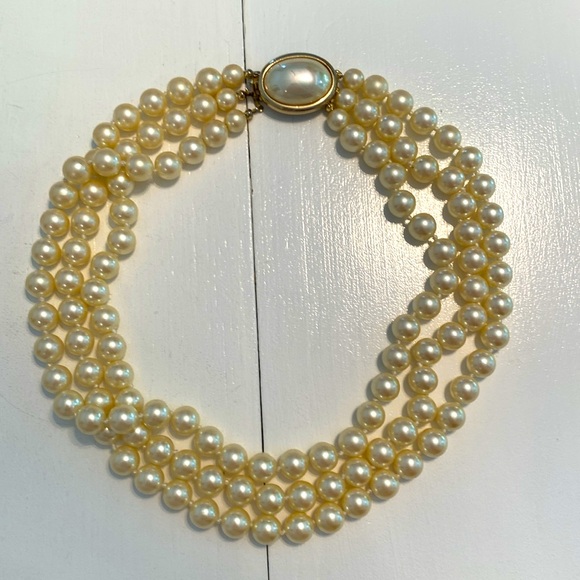 Vintage Carolee 3-Strand Faux Pearl Choker Necklace 17” - Picture 5 of 5